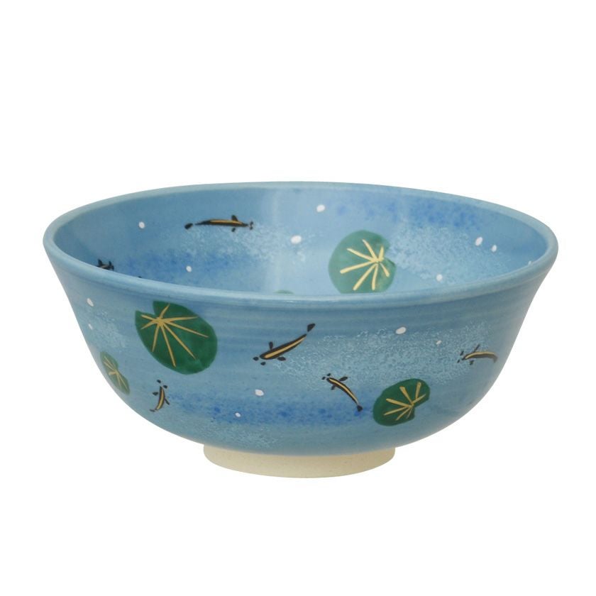 茶道具 平茶碗（ひらちゃわん） 平茶碗 色絵 水草にめだか 東山 深山 抹茶茶碗は茶の湯文化である表千家・裏千家の茶道具や抹茶を専門に扱う千紀園（せんきえん）が通販で販売しています。茶会また初心者向けのお稽古用にご利用いただける抹茶碗です。贈り物・ギフトにも人気です。