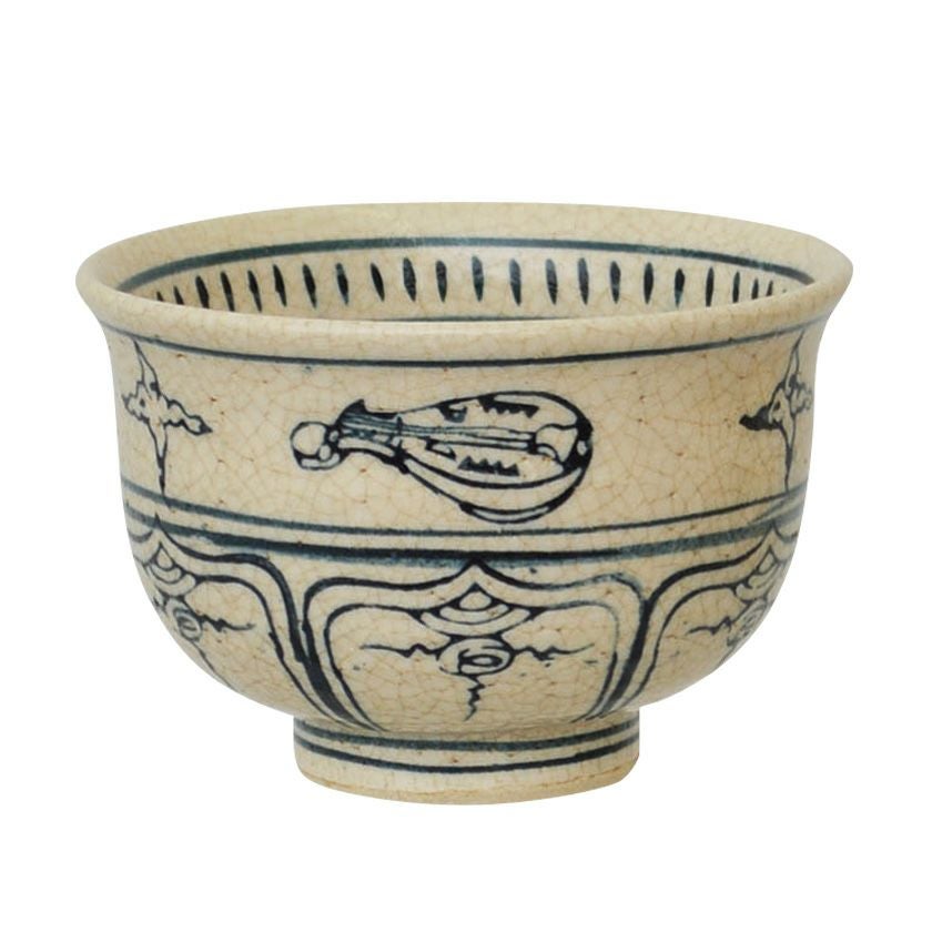 茶道具 抹茶茶碗（まっちゃちゃわん） 茶碗 御深井安南 干支（巳） 加藤 和義 干支 巳（み、蛇、へび） 抹茶茶碗は茶の湯文化である表千家・裏千家の茶道具や抹茶を専門に扱う千紀園（せんきえん）が通販で販売しています。茶会また初心者向けのお稽古用にご利用いただける抹茶碗です。贈り物・ギフトにも人気です。