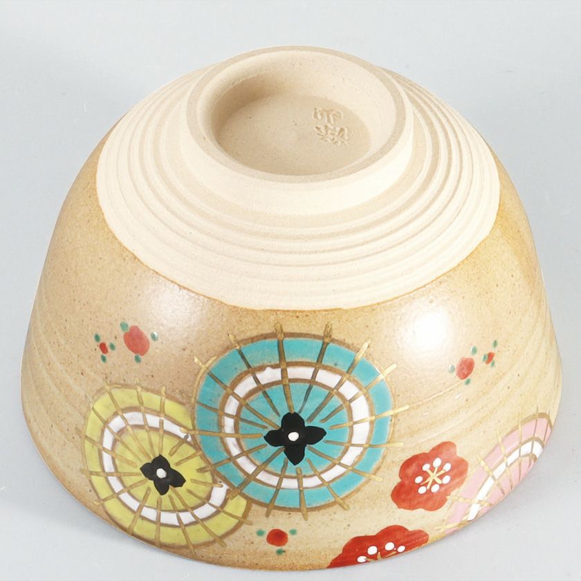 茶道具 抹茶茶碗（まっちゃちゃわん） 茶碗 色絵 蛇の目傘 東山 深山 干支 巳（み、蛇、へび） 抹茶茶碗は茶の湯文化である表千家・裏千家の茶道具や抹茶を専門に扱う千紀園（せんきえん）が通販で販売しています。茶会また初心者向けのお稽古用にご利用いただける抹茶碗です。贈り物・ギフトにも人気です。