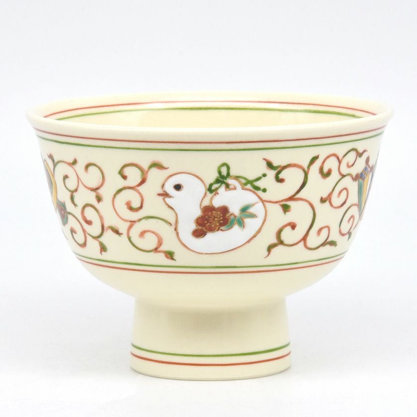 茶道具 抹茶茶碗（まっちゃちゃわん） 茶碗 高台 宝唐草・巳 中村 良二 干支 巳（み、蛇、へび） 抹茶茶碗は茶の湯文化である表千家・裏千家の茶道具や抹茶を専門に扱う千紀園（せんきえん）が通販で販売しています。茶会また初心者向けのお稽古用にご利用いただける抹茶碗です。贈り物・ギフトにも人気です。