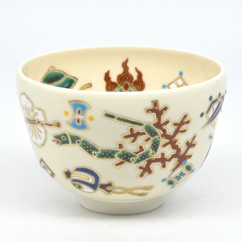 茶道具 抹茶茶碗（まっちゃちゃわん） 茶碗 干支 （竹蛇） 宝尽 田中 万祥 干支 巳（み、蛇、へび） 抹茶茶碗は茶の湯文化である表千家・裏千家の茶道具や抹茶を専門に扱う千紀園（せんきえん）が通販で販売しています。茶会また初心者向けのお稽古用にご利用いただける抹茶碗です。贈り物・ギフトにも人気です。