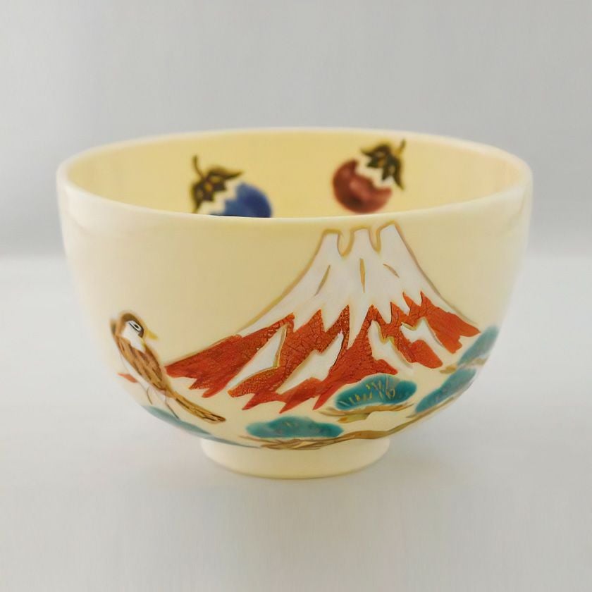 茶道具 抹茶茶碗（まっちゃちゃわん） 色絵茶碗 一富士二鷹三茄子 小野 志峰  歌会始 勅題 御題「夢」 抹茶茶碗は茶の湯文化である表千家・裏千家の茶道具や抹茶を専門に扱う千紀園（せんきえん）が通販で販売しています。茶会また初心者向けのお稽古用にご利用いただける抹茶碗です。贈り物・ギフトにも人気です。