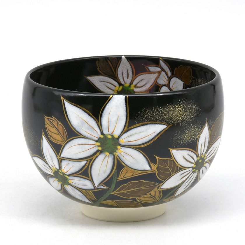 茶道具 抹茶茶碗（まっちゃちゃわん） 茶碗 黒 夢想花 水出 宋絢 歌会始 勅題 御題「夢」 抹茶茶碗は茶の湯文化である表千家・裏千家の茶道具や抹茶を専門に扱う千紀園（せんきえん）が通販で販売しています。茶会また初心者向けのお稽古用にご利用いただける抹茶碗です。贈り物・ギフトにも人気です。