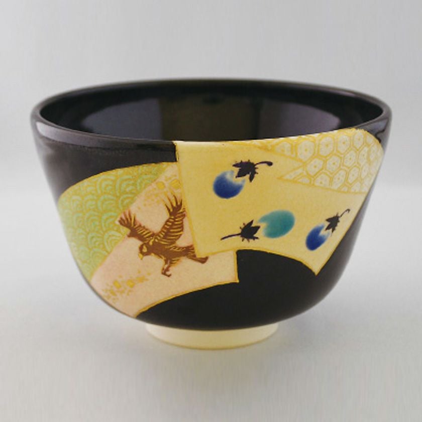 茶道具 抹茶茶碗（まっちゃちゃわん） 黒釉茶碗 扇面 初夢 通次 阿山 歌会始 勅題 御題「夢」 抹茶茶碗は茶の湯文化である表千家・裏千家の茶道具や抹茶を専門に扱う千紀園（せんきえん）が通販で販売しています。茶会また初心者向けのお稽古用にご利用いただける抹茶碗です。贈り物・ギフトにも人気です。