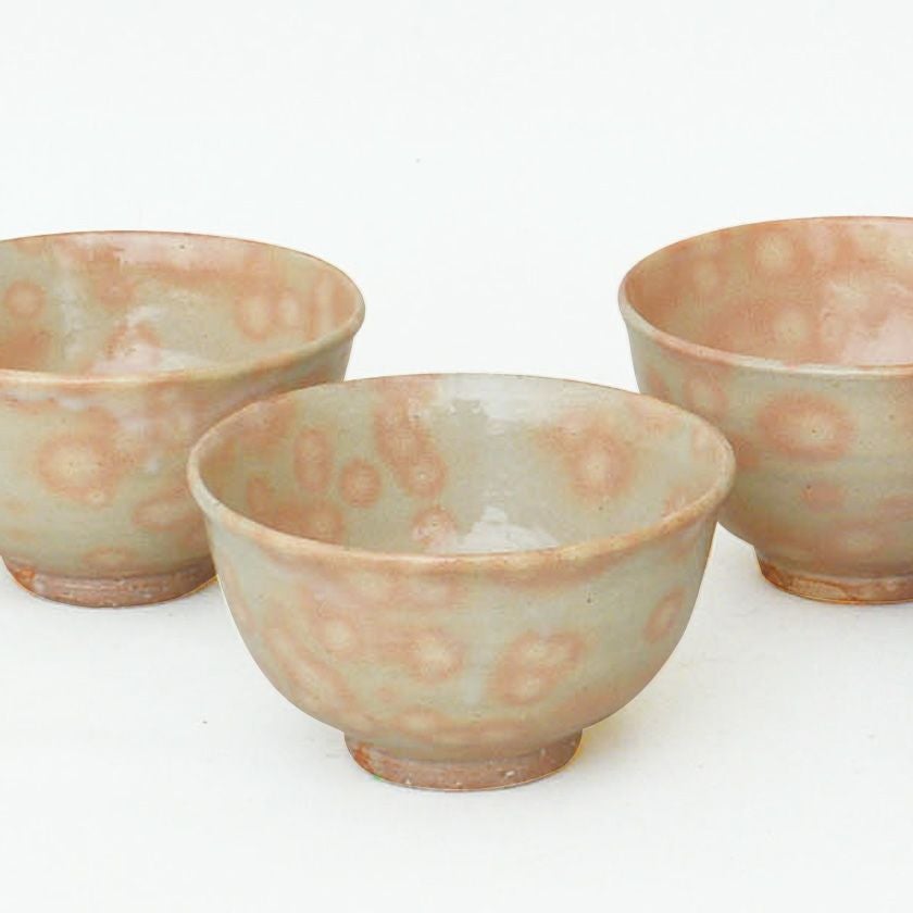 茶道具 数茶碗（かずちゃわん） 数茶碗 萩 井戸型（小・五客） 明善窯 抹茶茶碗は茶の湯文化である表千家・裏千家の茶道具や抹茶を専門に扱う千紀園（せんきえん）が通販で販売しています。茶会また初心者向けのお稽古用にご利用いただける抹茶碗です。贈り物・ギフトにも人気です。