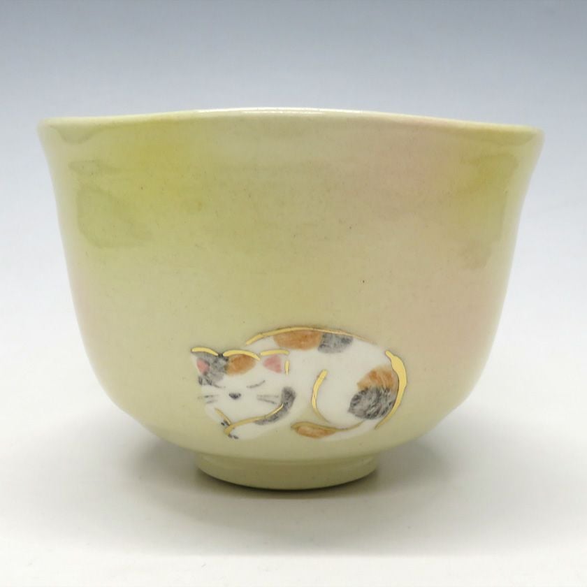 茶道具 抹茶茶碗（まっちゃちゃわん） 万能碗 夢見る猫 楽入窯 抹茶茶碗は茶の湯文化である表千家・裏千家の茶道具や抹茶を専門に扱う千紀園（せんきえん）が通販で販売しています。茶会また初心者向けのお稽古用にご利用いただける抹茶碗です。贈り物・ギフトにも人気です。