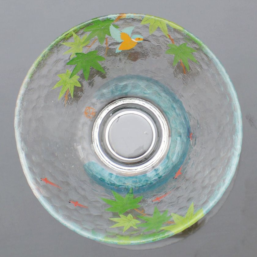 茶道具 平茶碗（ひらちゃわん） ガラス平茶碗 川蝉と仲間たち 【耐熱】 小手鞠窯 抹茶茶碗は茶の湯文化である表千家・裏千家の茶道具や抹茶を専門に扱う千紀園（せんきえん）が通販で販売しています。茶会また初心者向けのお稽古用にご利用いただける抹茶碗です。贈り物・ギフトにも人気です。