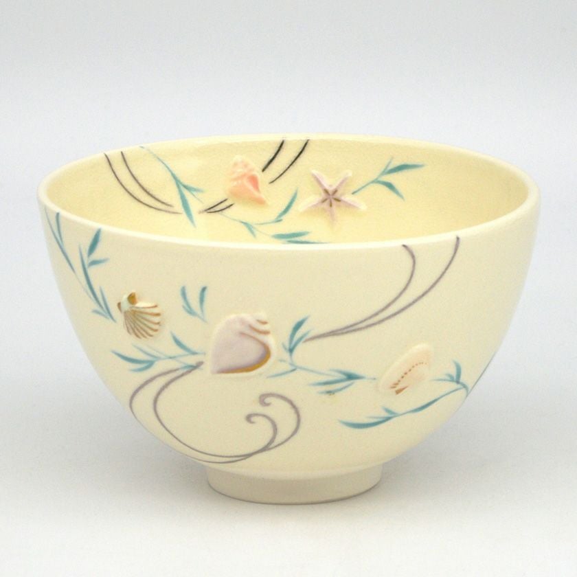 茶道具 抹茶茶碗（まっちゃちゃわん） 茶碗 浮彫 海松貝（ミル貝） 今岡 三四郎 抹茶茶碗は茶の湯文化である表千家・裏千家の茶道具や抹茶を専門に扱う千紀園（せんきえん）が通販で販売しています。茶会また初心者向けのお稽古用にご利用いただける抹茶碗です。贈り物・ギフトにも人気です。