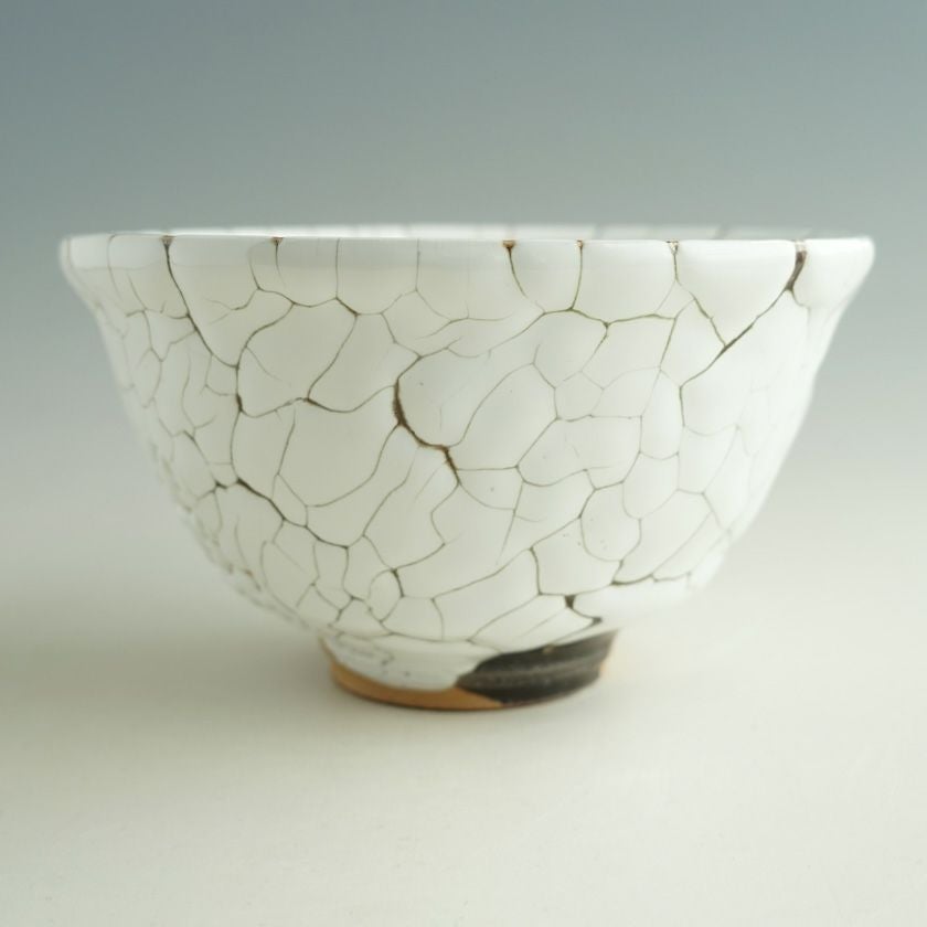 茶道具 抹茶茶碗（まっちゃちゃわん） 龍爪梅花皮 抹茶碗 壮大（そうだい） 日ノ出窯 岩崎政雄 抹茶茶碗は茶の湯文化である表千家・裏千家の茶道具や抹茶を専門に扱う千紀園（せんきえん）が通販で販売しています。茶会また初心者向けのお稽古用にご利用いただける抹茶碗です。贈り物・ギフトにも人気です。