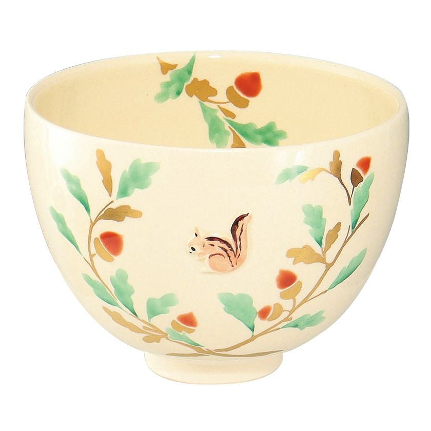 茶道具 抹茶茶碗（まっちゃちゃわん） 茶碗 浮彫 団栗にリス 今岡 三四郎 抹茶茶碗は茶の湯文化である表千家・裏千家の茶道具や抹茶を専門に扱う千紀園（せんきえん）が通販で販売しています。茶会また初心者向けのお稽古用にご利用いただける抹茶碗です。贈り物・ギフトにも人気です。