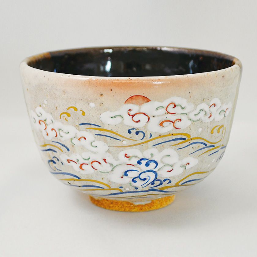 茶道具 抹茶茶碗（まっちゃちゃわん） 色絵掛分茶碗 瑞雲 中村 良二 抹茶茶碗は茶の湯文化である表千家・裏千家の茶道具や抹茶を専門に扱う千紀園（せんきえん）が通販で販売しています。茶会また初心者向けのお稽古用にご利用いただける抹茶碗です。贈り物・ギフトにも人気です。