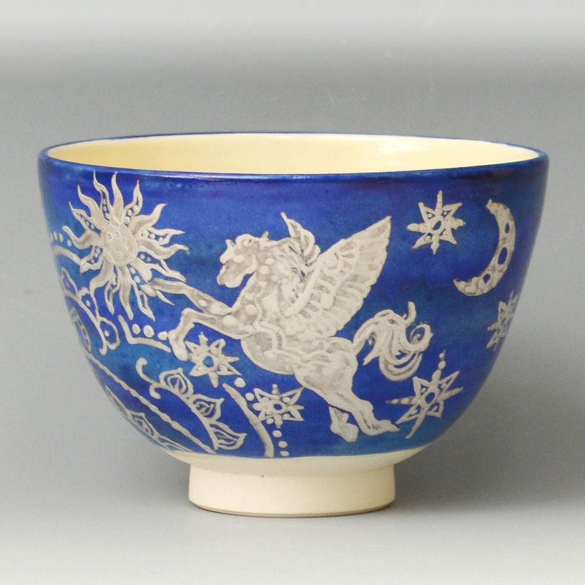 茶道具 抹茶茶碗（まっちゃちゃわん） 茶碗 天馬 清閑寺窯 干支 午（うま、馬） 抹茶茶碗は茶の湯文化である表千家・裏千家の茶道具や抹茶を専門に扱う千紀園（せんきえん）が通販で販売しています。茶会また初心者向けのお稽古用にご利用いただける抹茶碗です。贈り物・ギフトにも人気です。