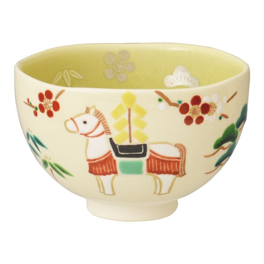 茶道具 抹茶茶碗（まっちゃちゃわん） 茶碗 掛分色絵 松竹梅神馬 新井 京華 干支 午（うま、馬） 抹茶茶碗は茶の湯文化である表千家・裏千家の茶道具や抹茶を専門に扱う千紀園（せんきえん）が通販で販売しています。茶会また初心者向けのお稽古用にご利用いただける抹茶碗です。贈り物・ギフトにも人気です。
