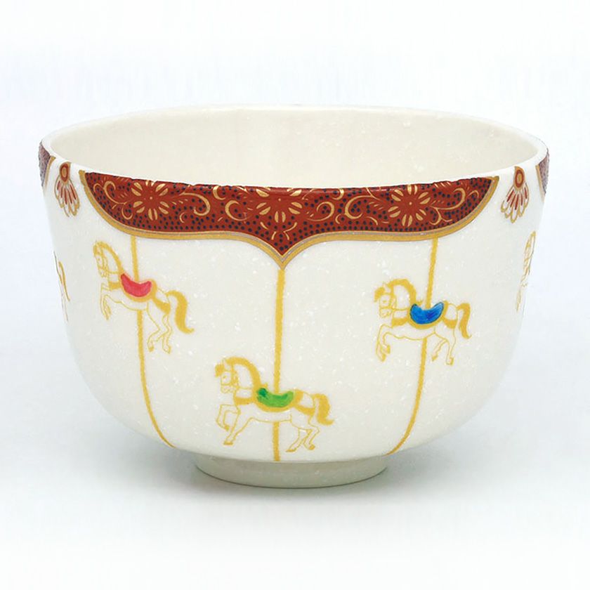 茶道具 抹茶茶碗（まっちゃちゃわん） 茶碗 回転木馬 花月窯 干支 午（うま、馬） 抹茶茶碗は茶の湯文化である表千家・裏千家の茶道具や抹茶を専門に扱う千紀園（せんきえん）が通販で販売しています。茶会また初心者向けのお稽古用にご利用いただける抹茶碗です。贈り物・ギフトにも人気です。