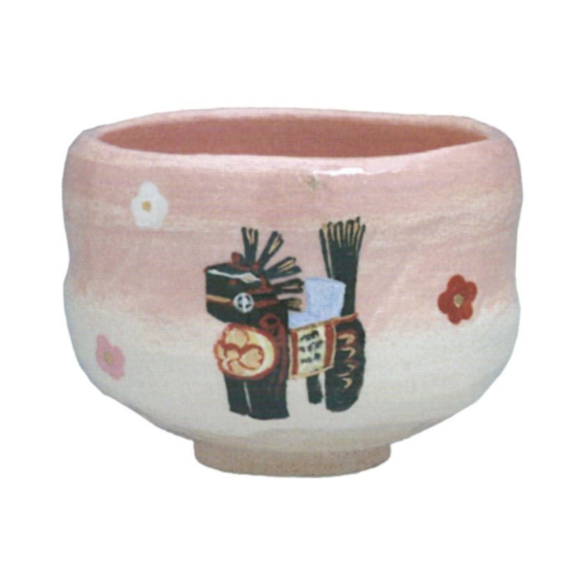 茶道具 抹茶茶碗（まっちゃちゃわん） 三春駒に梅 茶碗 吉村 楽入 干支 午（うま、馬） 抹茶茶碗は茶の湯文化である表千家・裏千家の茶道具や抹茶を専門に扱う千紀園（せんきえん）が通販で販売しています。茶会また初心者向けのお稽古用にご利用いただける抹茶碗です。贈り物・ギフトにも人気です。
