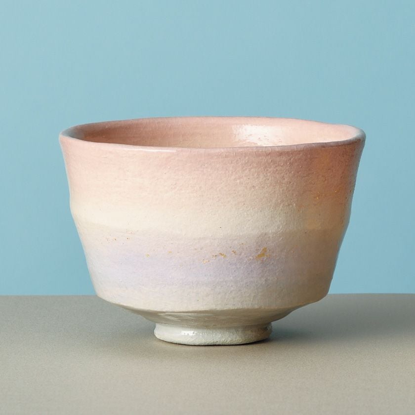 茶道具 抹茶茶碗（まっちゃちゃわん） 季節茶碗 春の予感 吉村 楽入 抹茶茶碗は茶の湯文化である表千家・裏千家の茶道具や抹茶を専門に扱う千紀園（せんきえん）が通販で販売しています。茶会また初心者向けのお稽古用にご利用いただける抹茶碗です。贈り物・ギフトにも人気です。