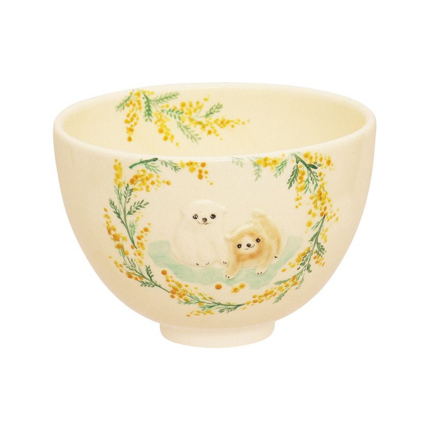 茶道具 抹茶茶碗（まっちゃちゃわん） 茶碗 浮彫 ミモザに子犬 今岡 三四郎 抹茶茶碗は茶の湯文化である表千家・裏千家の茶道具や抹茶を専門に扱う千紀園（せんきえん）が通販で販売しています。茶会また初心者向けのお稽古用にご利用いただける抹茶碗です。贈り物・ギフトにも人気です。