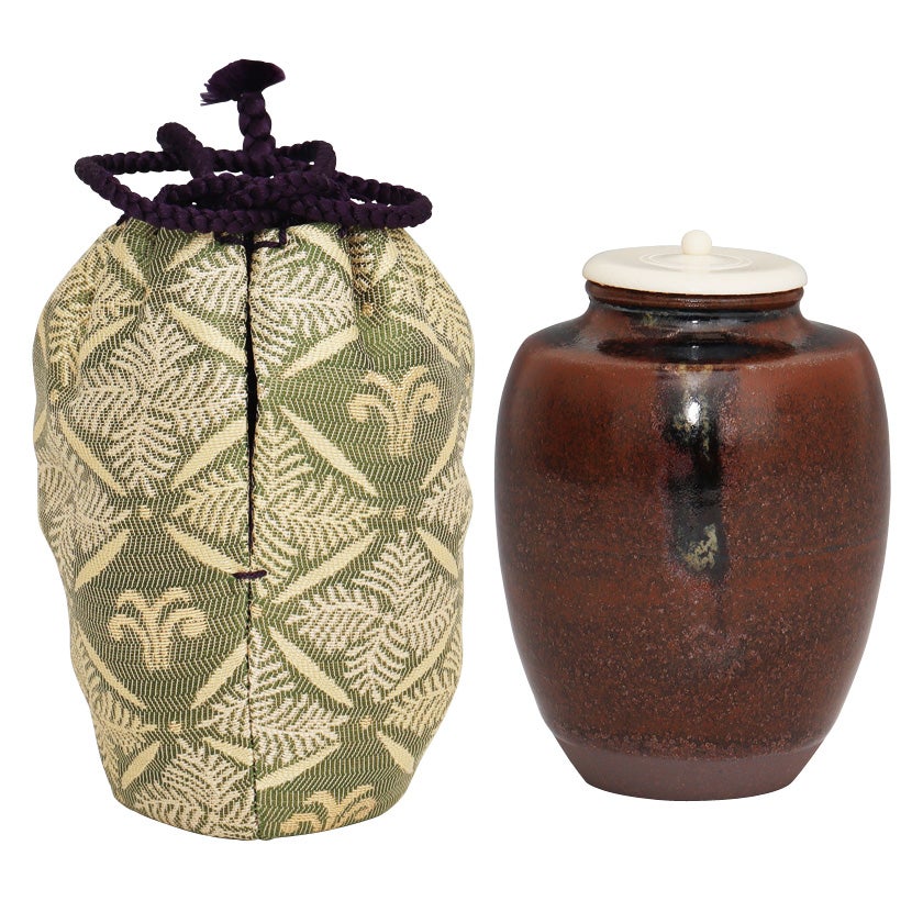 茶道具 茶入（ちゃいれ） 瀬戸釉 肩衝茶入 （仕覆：羊歯菱に未紋、蓋